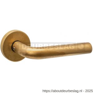 Intersteel Living 4057 deurkruk Luzern met rozet massief verdekt diameter 53x10 mm met nokken PVD messing getrommeld - R26010912 - afbeelding 1