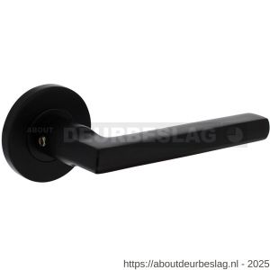 Intersteel Living 0105 deurkruk Vlak-90 graden op rozet verdekt diameter 55x8 mm met nokken zwart - R26008176 - afbeelding 1