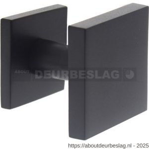 Intersteel Living 3930 voordeurknop vierkant 64x64 mm op achterplaat 54x54 mm verkropt éénzijdige montage structuur zwart - R26006805 - afbeelding 1