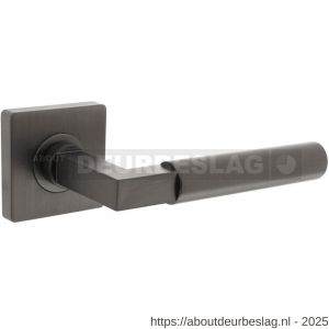Intersteel 1741 deurkruk gatdeel rechts Baustil op rozet verdekt 55x55x10 mm met nokken antraciet grijs - R26010391 - afbeelding 1