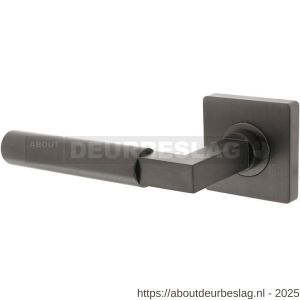 Intersteel 1741 deurkruk gatdeel links Baustil op rozet verdekt 55x55x10 mm met nokken antraciet grijs - R26010392 - afbeelding 1