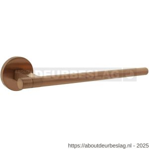 Intersteel 0719 deurkruk Shiraat by Grand en Johnson op rozet éénzijdig verdekt rechts diameter 55x8 mm PVD koper mat - R26011179 - afbeelding 1