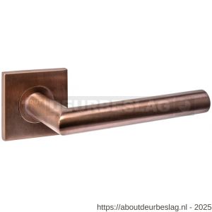 Intersteel 1034 deurkruk gatdeel rechts Q 04 op rozet verdekt 53x53x6 mm PVD brons - R26011252 - afbeelding 1