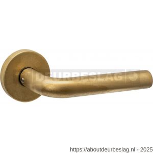 Intersteel Living 4057 deurkruk Luzern met rozet massief verdekt diameter 53x10 mm met nokken PVD messing getrommeld - R26010912 - afbeelding 1