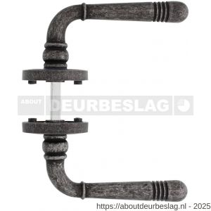 Intersteel Living 1725 deurkruk Helena op rozet verdekt met rillen diameter 55x10 mm met nokken oud grijs - R26006747 - afbeelding 2