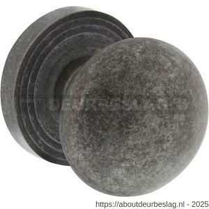Intersteel Living 2126 knoprozet verdekt met rillen diameter 55x10 mm en nokken oud grijs - R26007008 - afbeelding 1