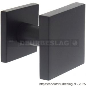 Intersteel Living 3930 voordeurknop vierkant 64x64 mm op achterplaat 54x54 mm verkropt éénzijdige montage structuur zwart - R26006805 - afbeelding 1