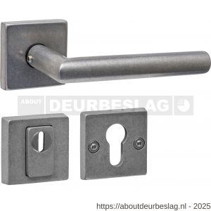 Intersteel 4057 set achterdeurbeslag vierkant deurkruk Jura met massieve rozetten en SKG3 veiligheidsrozetten RVS getrommeld - R26010827 - afbeelding 1