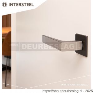 Intersteel Exclusives 0723V deurkruk Moors nummer 1 met rozet verdekt 50x50x5 mm met nokken RVS-structuur zwart - R26008427 - afbeelding 4