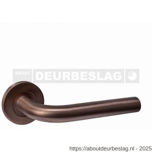 Intersteel Essentials 1022 deurkruk Q 02 op rozet verdekt diameter 52x6 mm PVD brons - R26010957 - afbeelding 1