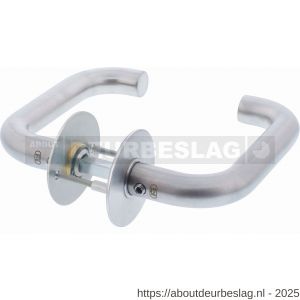 P+E 8118 deurkruk U-model op ronde rozet 9 mm stift RVS geborsteld - Y26500075 - afbeelding 1