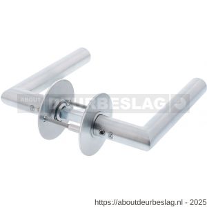 P+E 8673 deurkruk L-model haaks op ronde rozet 9 mm stift RVS geborsteld - Y26500083 - afbeelding 1