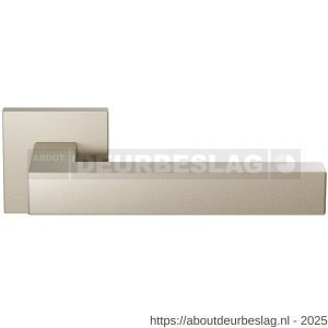 GPF Bouwbeslag Anastasius GPF1302.A4-02 Zaki+ deurkruk op vierkant rozet 50x50xx8 mm Champagne blend - R21010608 - afbeelding 1