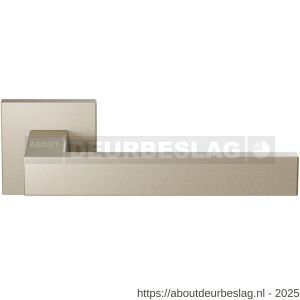 GPF Bouwbeslag Anastasius GPF1308.A4-02 Zika deurkruk op vierkant rozet 50x50x8 mm Champagne blend - R21014459 - afbeelding 1
