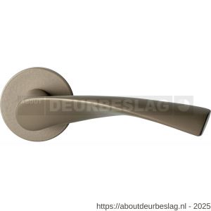 GPF Bouwbeslag Anastasius GPF1340.A4-00 R Kino deurkruk gatdeel op rond rozet 50x8 mm rechtswijzend Champagne blend - R21010066 - afbeelding 1