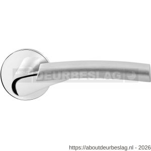 GPF Bouwbeslag RVS GPF3030.00R Hine deurkruk gatdeel op rond rozet 50x8 mm rechtswijzend RVS gepolijst - R21013887 - afbeelding 1