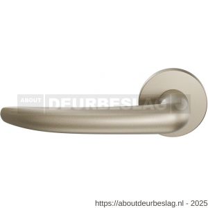 GPF Bouwbeslag Anastasius GPF3085.A4-00 L/R Tino deurkruk gatdeel op rond rozet 50x8 mm links-rechtswijzend Champagne blend - R21010161 - afbeelding 1
