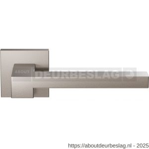 GPF Bouwbeslag Anastasius GPF3160.A3-02 Raa deurkruk op vierkant rozet 50x50x8 mm Mocca blend - R21010678 - afbeelding 1