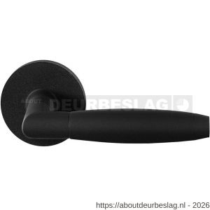 GPF Bouwbeslag ZwartWit GPF8265.61-00 Ika deurkruk op rond rozet 50x8 mm zwart - R21009387 - afbeelding 1