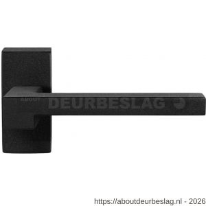 GPF Bouwbeslag ZwartWit GPF8285.61-01 Raa deurkruk op rechthoekig rozet 70x32x10 mm zwart - R21009395 - afbeelding 1