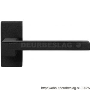GPF Bouwbeslag ZwartWit GPF8285.61-01R Raa deurkruk gatdeel op rechthoekig rozet 70x32x10 mm rechtswijzend zwart - R21010359 - afbeelding 1