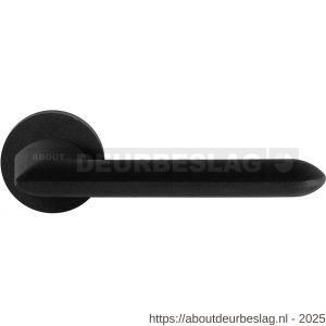 GPF Bouwbeslag ZwartWit GPF8290.61-00R Wini deurkruk gatdeel op rond rozet 50x8 mm rechtswijzend zwart - R21010367 - afbeelding 1