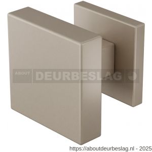 GPF Bouwbeslag Anastasius GPF9858.A3-02 S5 vierkante deurknop 60x60x16 mm met wisselstift op vierkant rozet Mocca blend - R21016594 - afbeelding 1