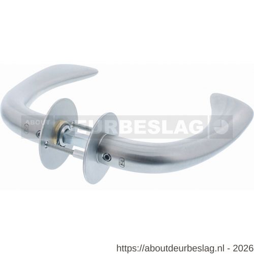 P+E 8699 deurkruk Erick op ronde rozet 8 mm stift RVS geborsteld - R26500089 - afbeelding 1