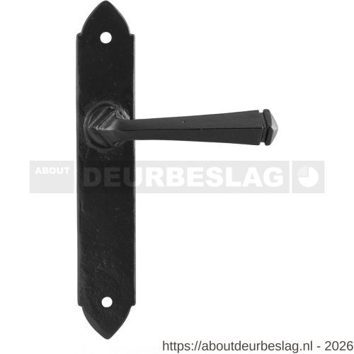 Kirkpatrick KP6052R PC72 deurkruk gatdeel op schild 245x40 mm PC72 rechtswijzend smeedijzer zwart - R21006054 - afbeelding 1